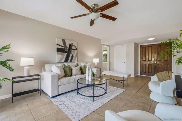 1030 Daisy St, Escondido, CA 92027