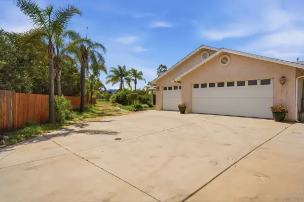 2417 Robertson, Ramona, CA 92065