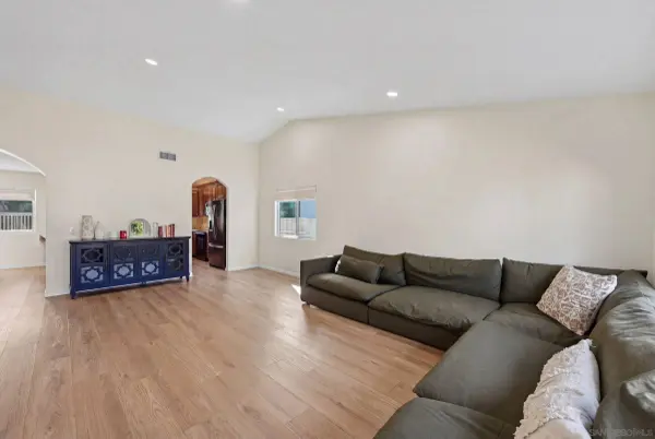 13235 Bavarian, San Diego, CA 92129
