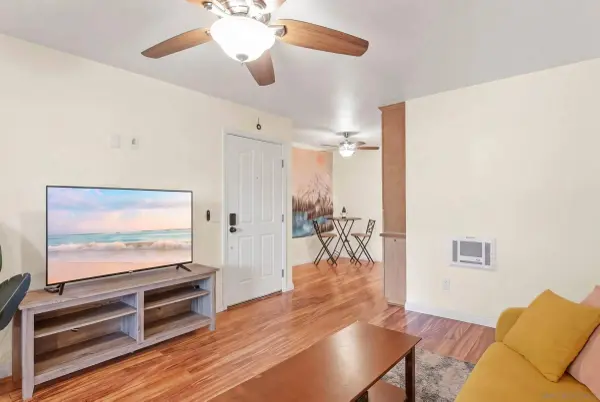 1650 S El Camino Real #204, Encinitas, CA 92024