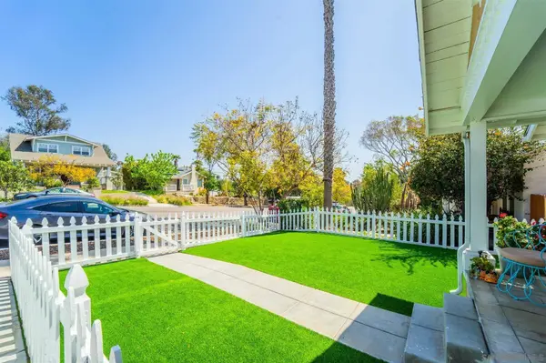 3420-22 Cherokee Pt., San Diego, CA 92104
