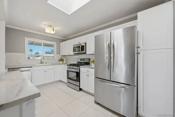 3265 Geddes Dr, San Diego, CA 92117