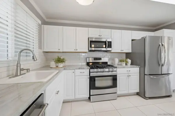 3265 Geddes Dr, San Diego, CA 92117