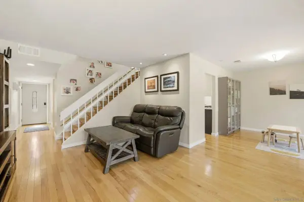 10657 Caminito Memosac, San Diego, CA 92131