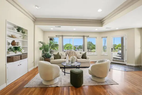 3634 Crown Point Dr, San Diego, CA 92109