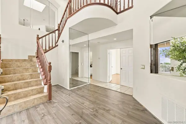 556 Parkside Dr, Chula Vista, CA 91910