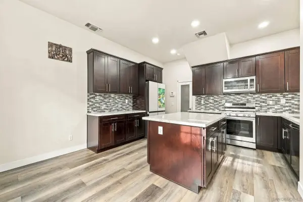 11568 Miro Cir, San Diego, CA 92131