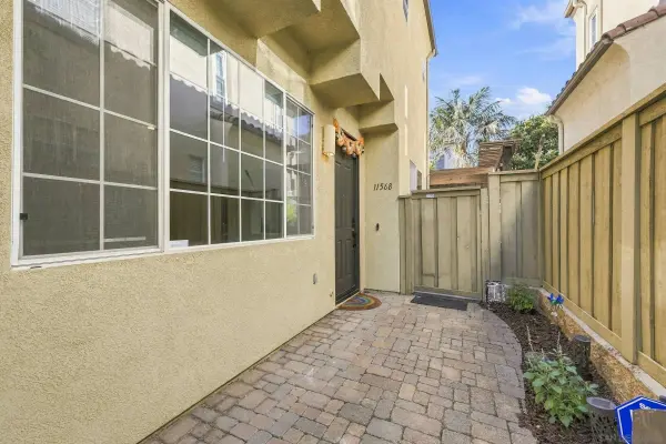 11568 Miro Cir, San Diego, CA 92131