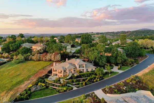 feature image of Lacey's Top High-End Neighborhoods: Deerfield Park, Silverhawk & Copper Mill