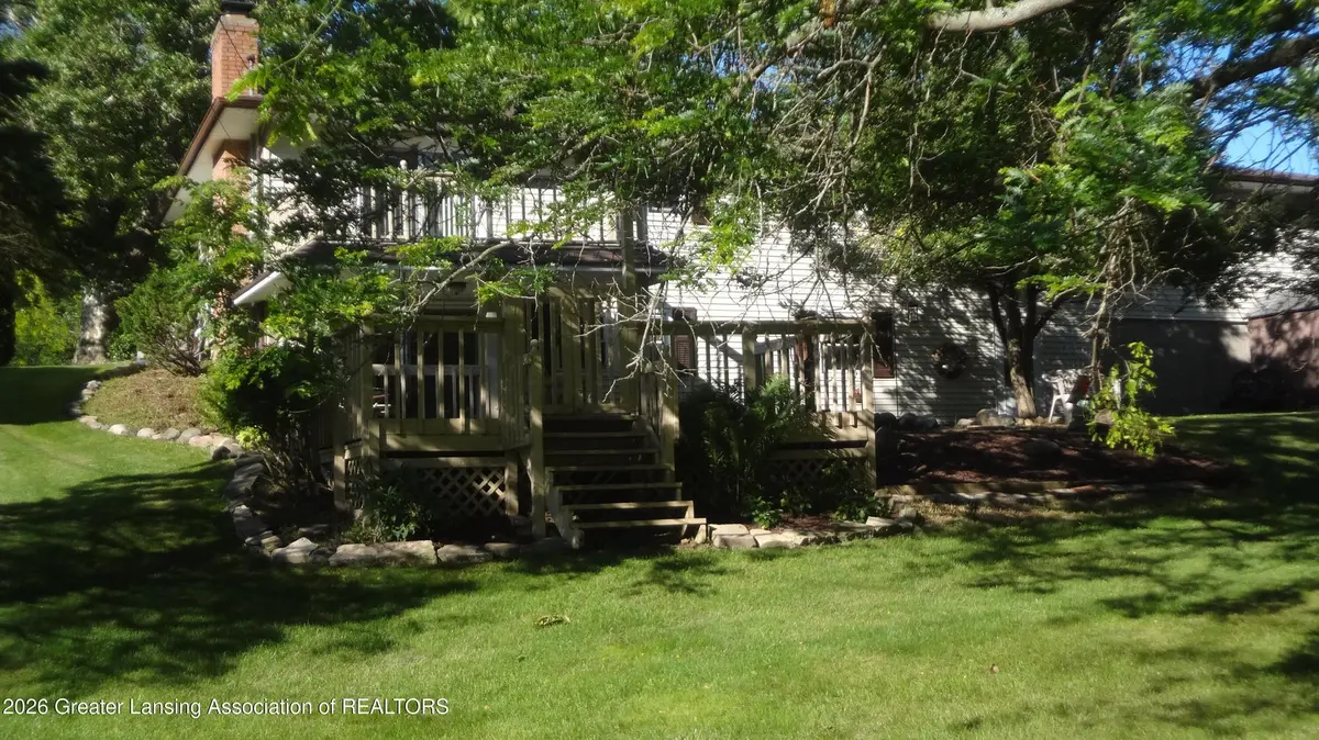 524 Gettysburg Dr, Lansing, MI 48917-9608