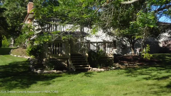 524 Gettysburg Dr, Lansing, MI 48917-9608
