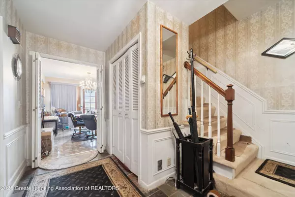 3500 Colchester RD, Lansing, MI 48906