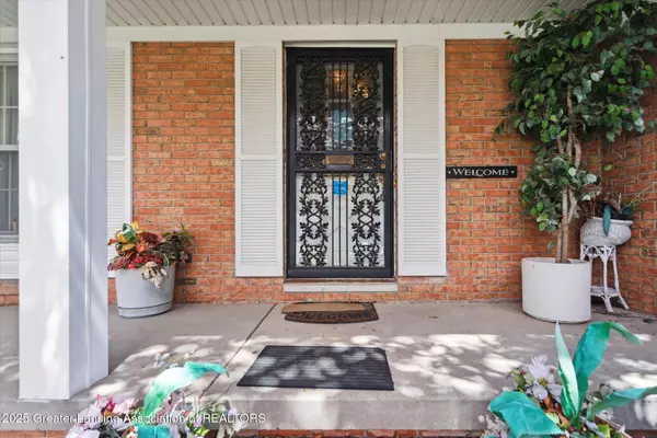 3500 Colchester RD, Lansing, MI 48906