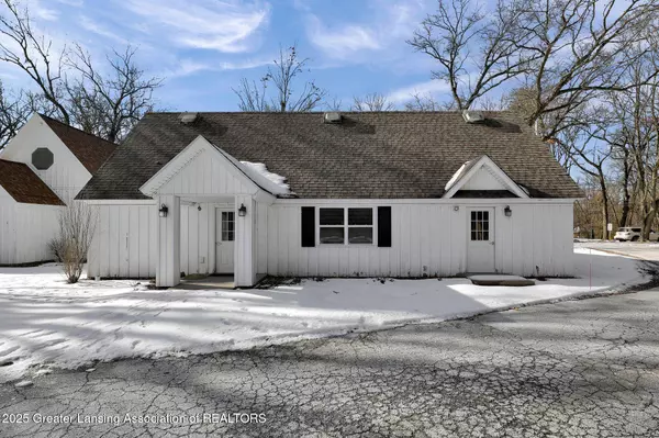 4656 Meridian RD, Williamston, MI 48895