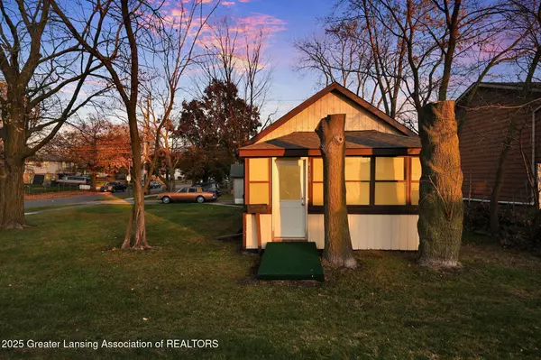 4719 S Pennsylvania AVE, Lansing, MI 48910