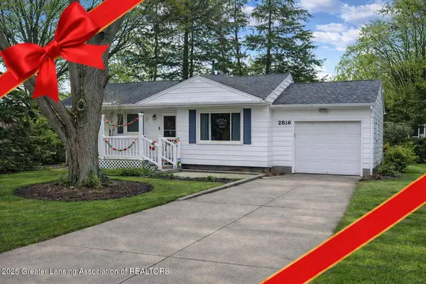 2816 Memory LN, Lansing, MI 48911