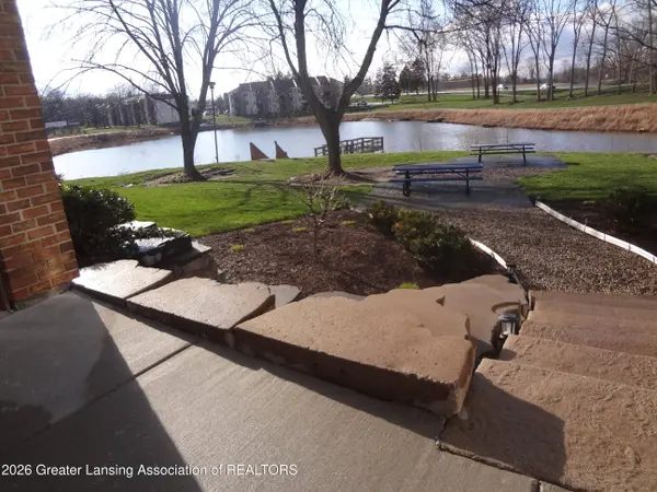 1457 E Pond DR, Okemos, MI 48864