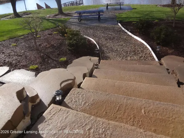 1457 E Pond DR, Okemos, MI 48864