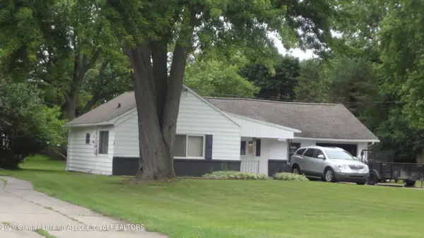 1023 Bretton RD, Lansing, MI 48917