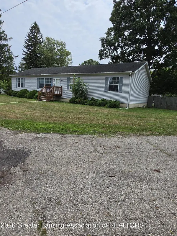 707 Sawyer RD, Lansing, MI 48911