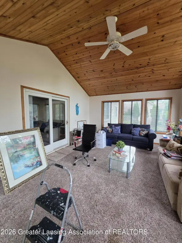 3830 Wachtel DR, Holt, MI 48842