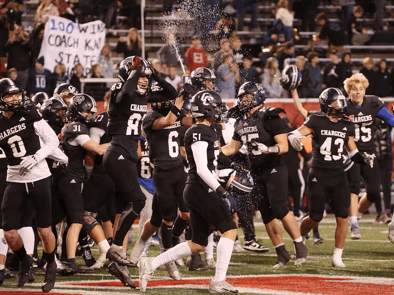 Draper Utah homes with mountain views and residential neighborhood