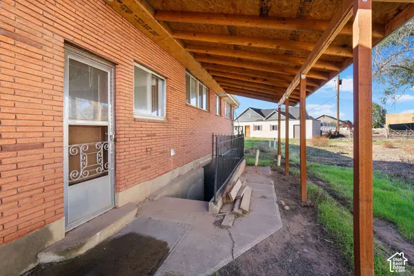 369 N BONNIE DR, Roosevelt, UT 84066
