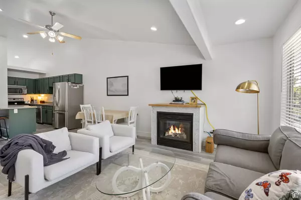 204 W LYMAN LN, Bountiful, UT 84010