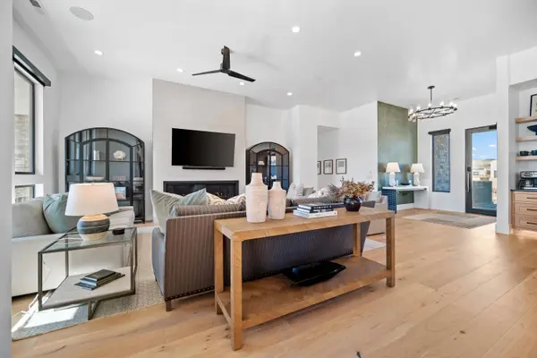 1427 W Canyon Tree DR, St George, UT 84770
