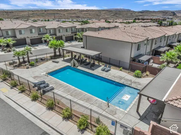 1303 E VISTA ROJA PL, Washington, UT 84780