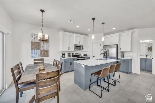1303 E VISTA ROJA PL, Washington, UT 84780