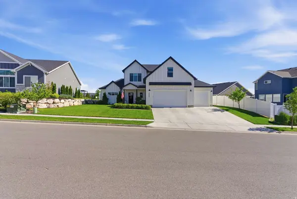 1364 E BEECHWOOD DR, Layton, UT 84040