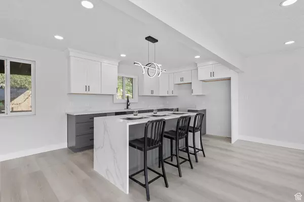 1406 SWINTON LN, Farmington, UT 84025