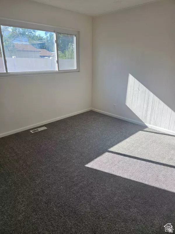 956 E SEGO LILY DR, Sandy, UT 84094