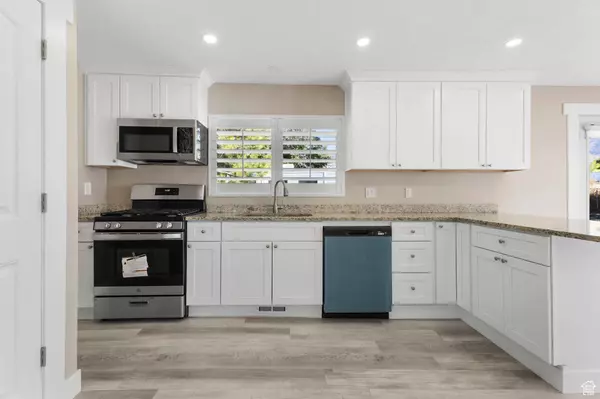 1938 N WALKER RD E, Tooele, UT 84074