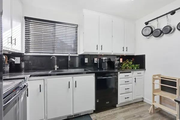 8109 S COTTONWOOD HILLS CIR S, Sandy, UT 84094
