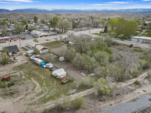 46 E MAIN ST, Wellington, UT 84542