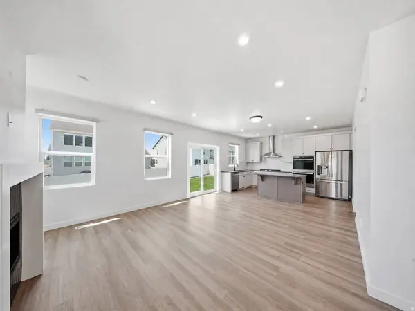 1161 S 1225 W, Clearfield, UT 84015