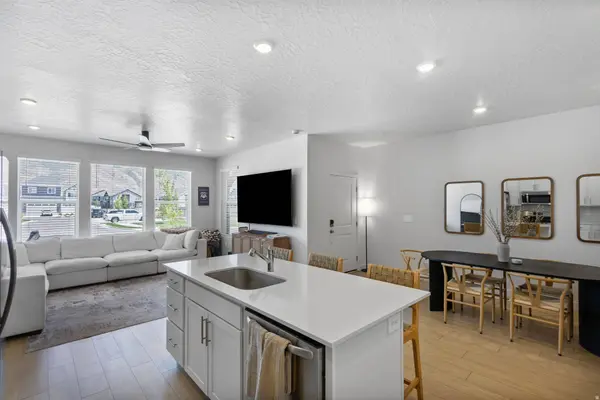 10023 N FEATHERSTONE DR, Highland, UT 84003