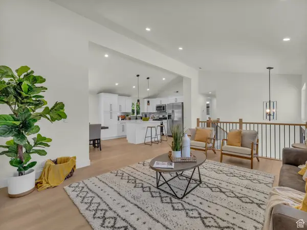 2605 E PORTSMOUTH AVE S, Cottonwood Heights, UT 84121