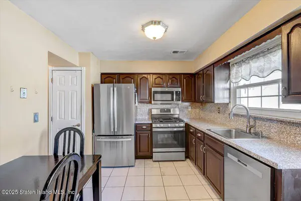 75 Brandis AVE, Staten Island, NY 10312