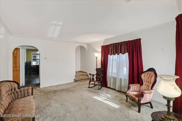 35 Crowell AVE, Staten Island, NY 10314