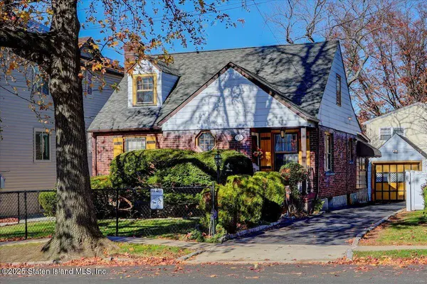 35 Crowell AVE, Staten Island, NY 10314