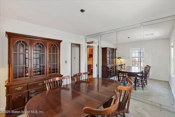 35 Crowell AVE, Staten Island, NY 10314