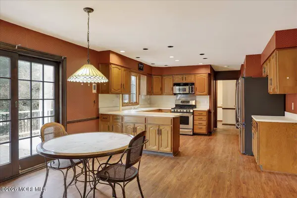 5 Spring Garden Avenue, Colts Neck, NJ 07722