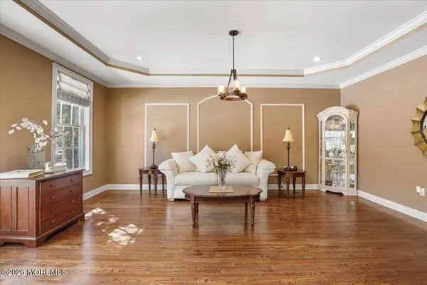 34 Rutledge Road, Marlboro, NJ 07746