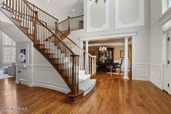 34 Rutledge Road, Marlboro, NJ 07746