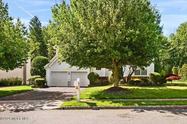 5 Yardley Manor Drive, Matawan, NJ 07747