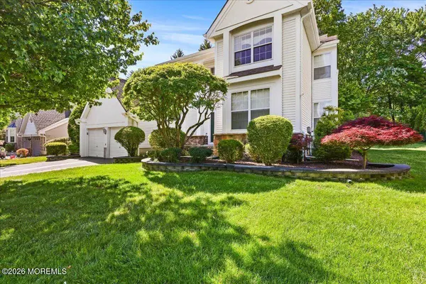 5 Yardley Manor Drive, Matawan, NJ 07747
