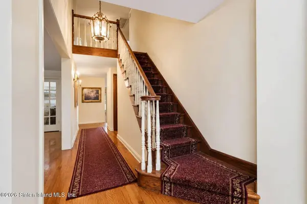 135 Overlook TER, Staten Island, NY 10305